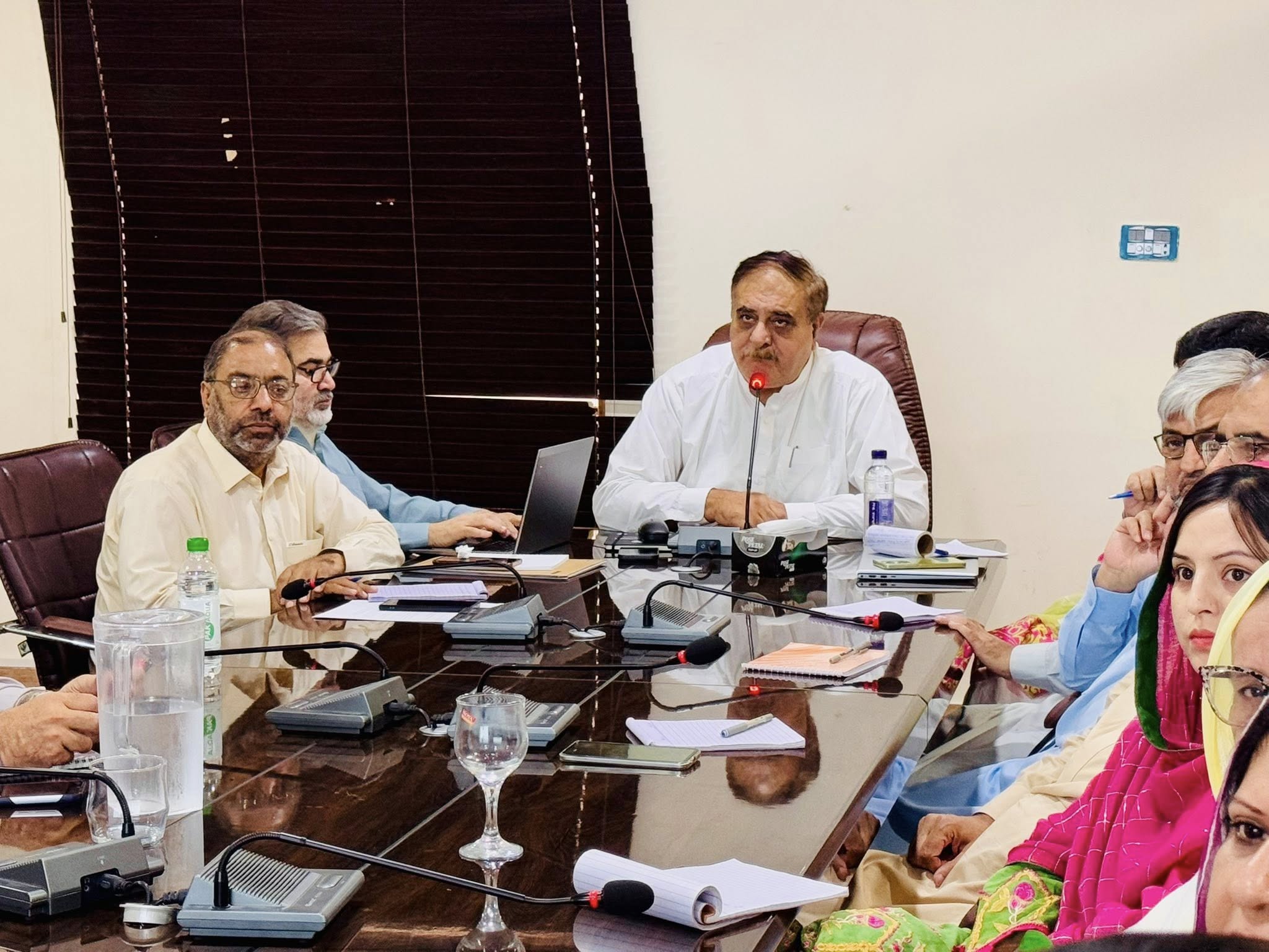 Under the Chairmanship of đđŤ. đđđ˘đŹđđŤ đđĽđđŚ, đđđ§đđ đ˘đ§đ đđ˘đŤđđđđ¨đŤ đđđđ
, a meeting was held with all Directors, Deputy Directors, and Assistant Directors in the Committee Room of ESEF.